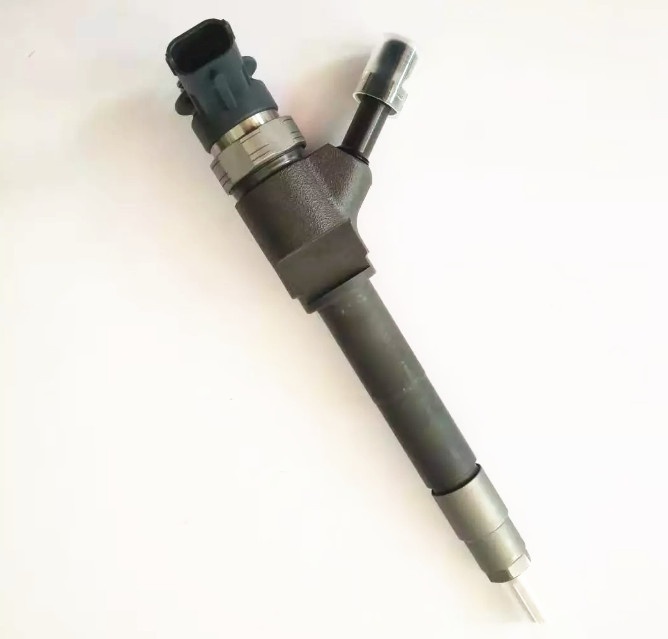 Greatwall 4cyl._2.8L diesel fuel injector 0445110293 engine assembly